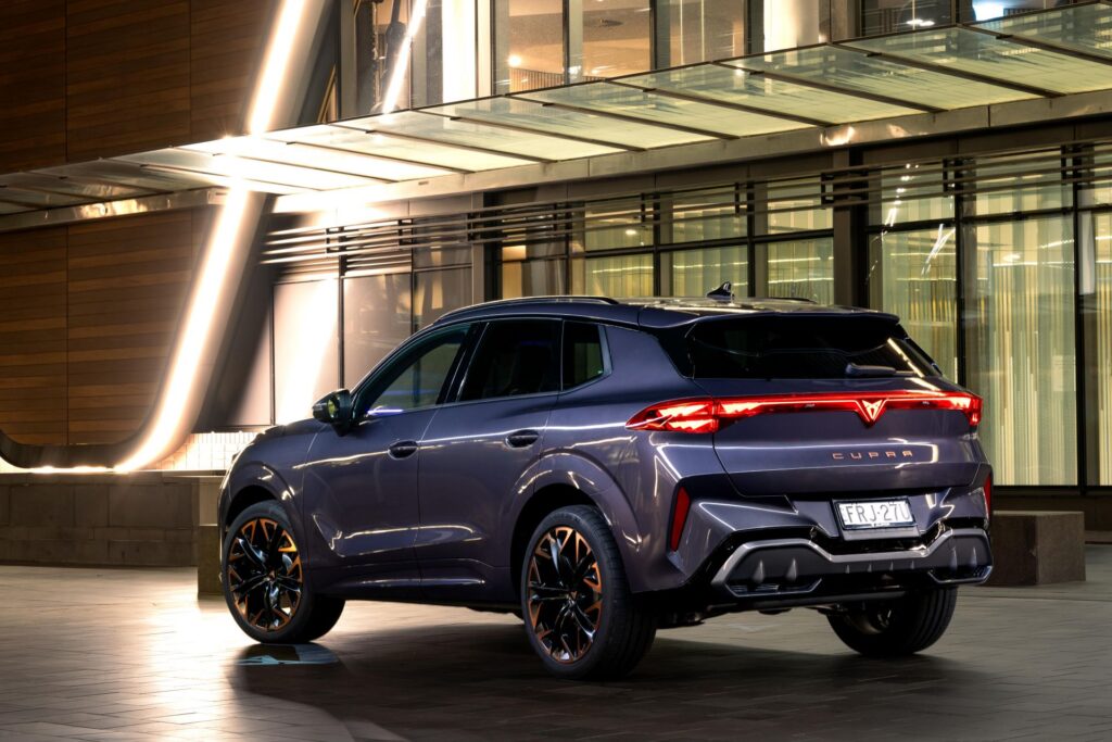 265 к.с. без ток: CUPRA Terramar е шамар за скучните семейни SUV-та