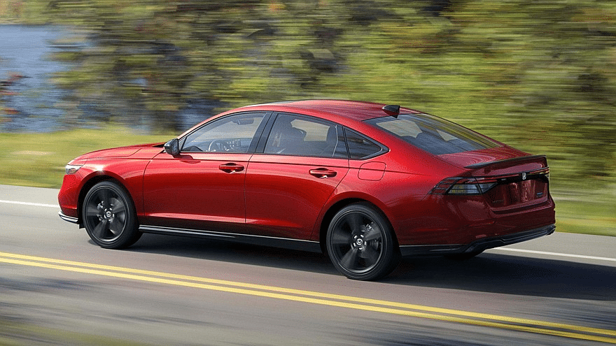 Хибридният седан Honda Accord беше обновен