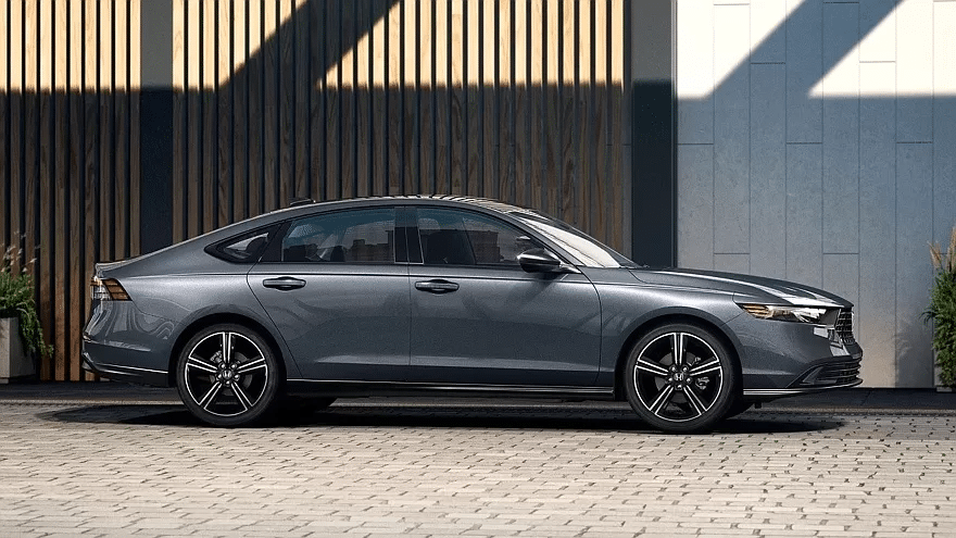 Хибридният седан Honda Accord беше обновен