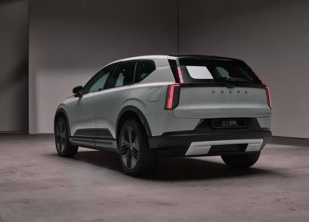 Новото Volvo EX60: Електрически SUV с пробег до 810 км, Google Gemini и офроуд версия Cross Country