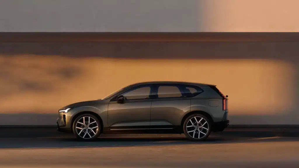 Новото Volvo EX60: Електрически SUV с пробег до 810 км, Google Gemini и офроуд версия Cross Country