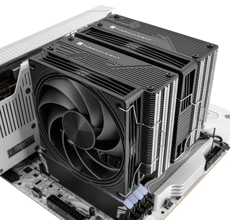 Thermalright представи големия охладител с две кули Frost Tower 140 с различни вентилатори
