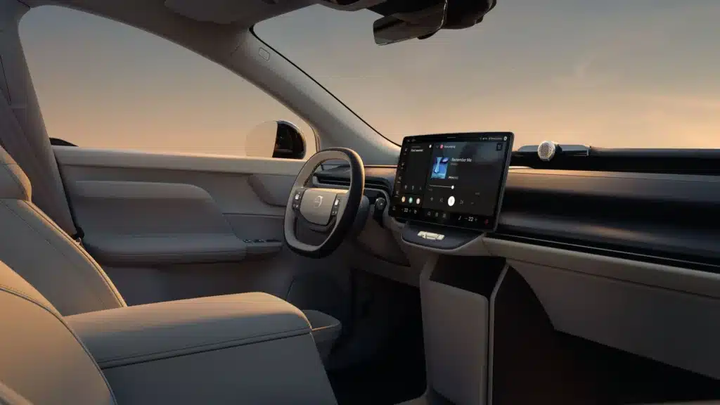 Новото Volvo EX60: Електрически SUV с пробег до 810 км, Google Gemini и офроуд версия Cross Country