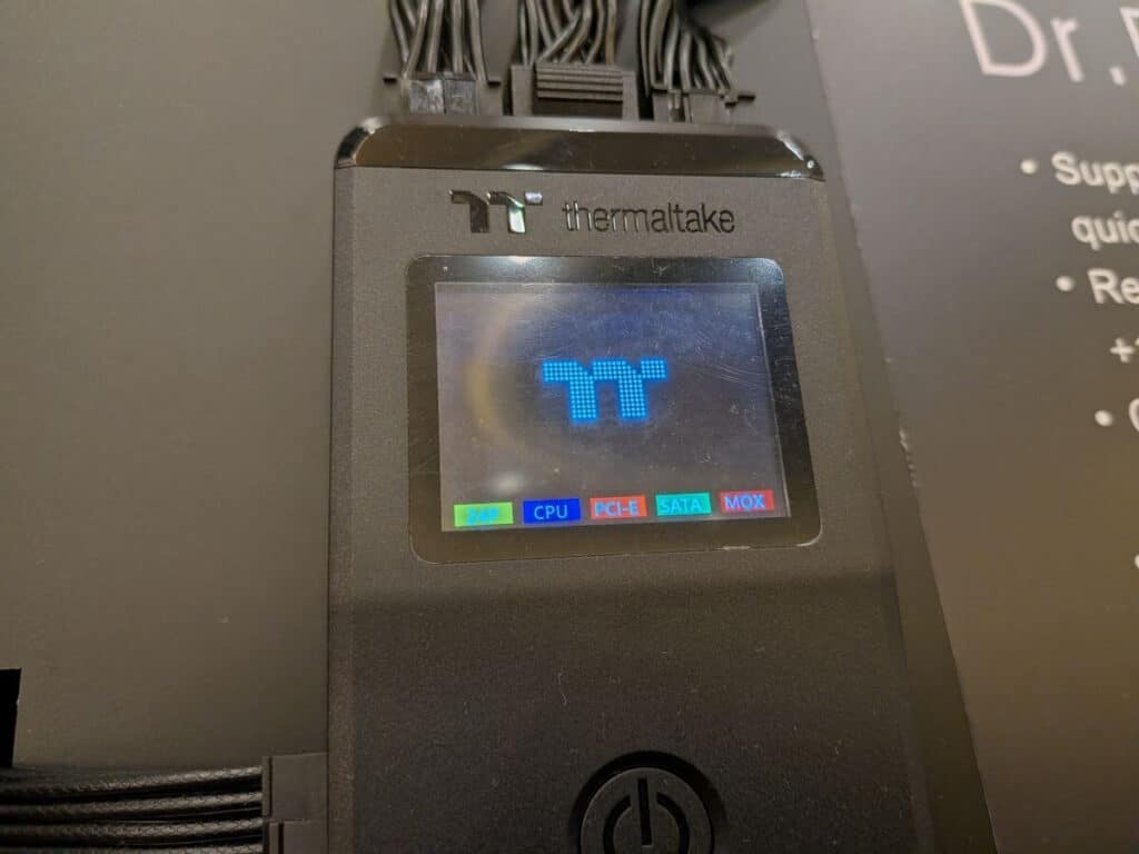 Thermaltake представи захранвания с мощност до 3000W и модели със сменяеми конектори