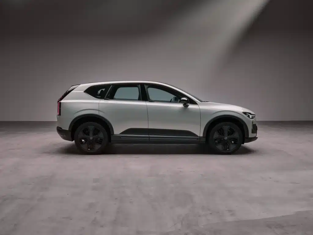 Новото Volvo EX60: Електрически SUV с пробег до 810 км, Google Gemini и офроуд версия Cross Country