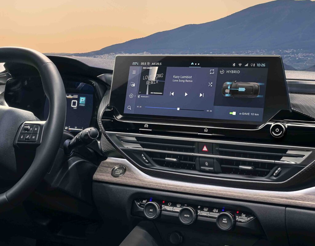 Citroën C5 X Plug-in Hybrid: кола от бъдещето, създадена с мислене от златните години