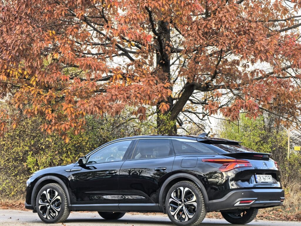 Citroën C5 X Plug-in Hybrid: кола от бъдещето, създадена с мислене от златните години