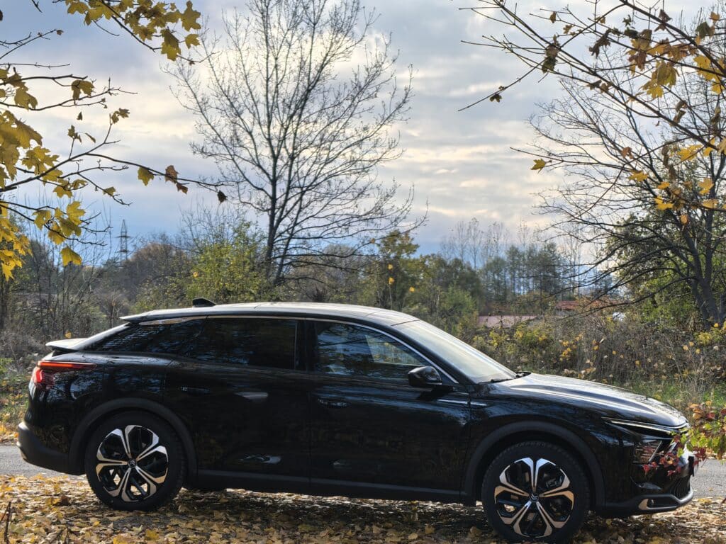 Citroën C5 X Plug-in Hybrid: кола от бъдещето, създадена с мислене от златните години
