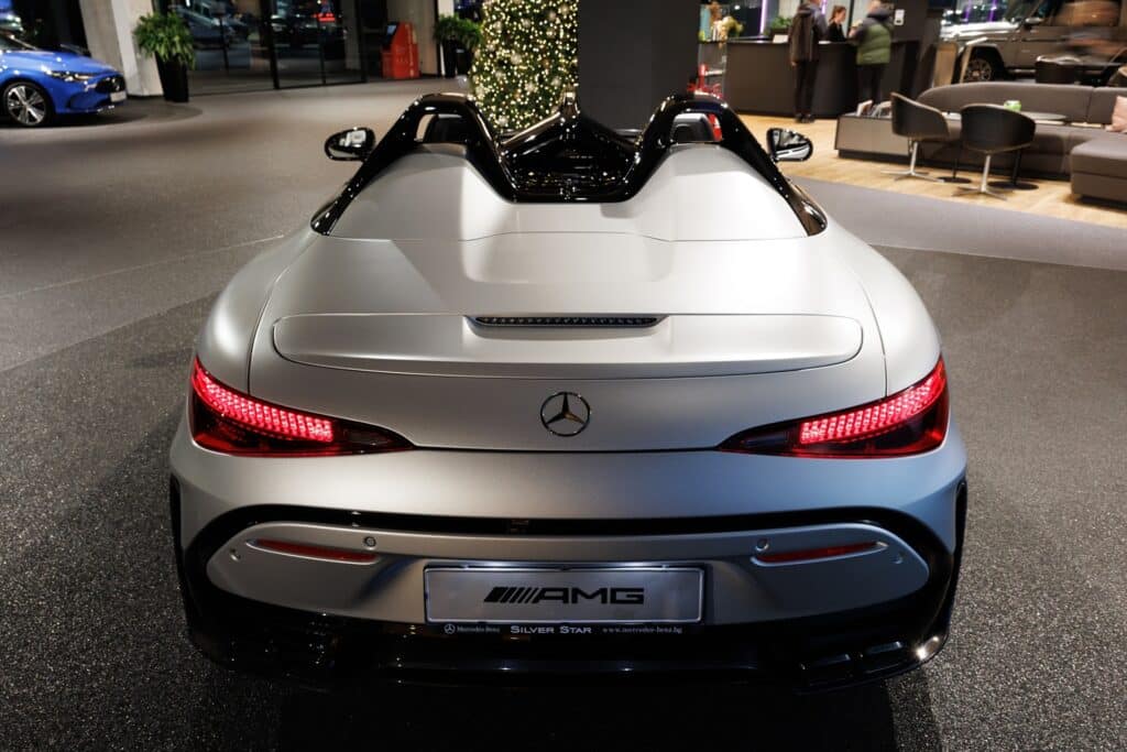Ако Formula 1 имаше регистрационни номера: Mercedes-AMG PureSpeed пристигна в България