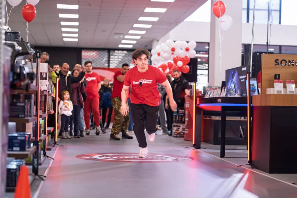 Техномаркет #RunForTech: Симон Борисов спечели техника за 5 000 евро в най-големия магазин на веригата