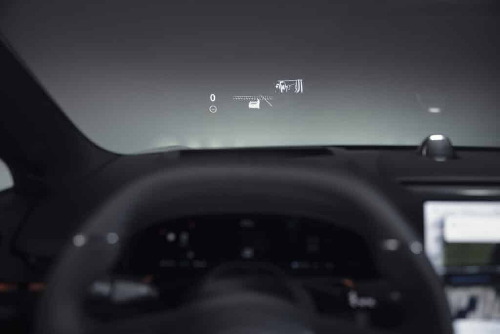 Zeekr хвърля ръкавицата на Европа: новият Zeekr 7GT ускорява до 100 км/ч за 3,3 сек и зарежда за минути