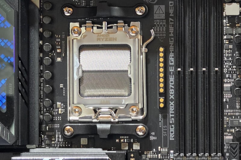Asus представи безжичните системи за течно охлаждане ROG Strix LC IV