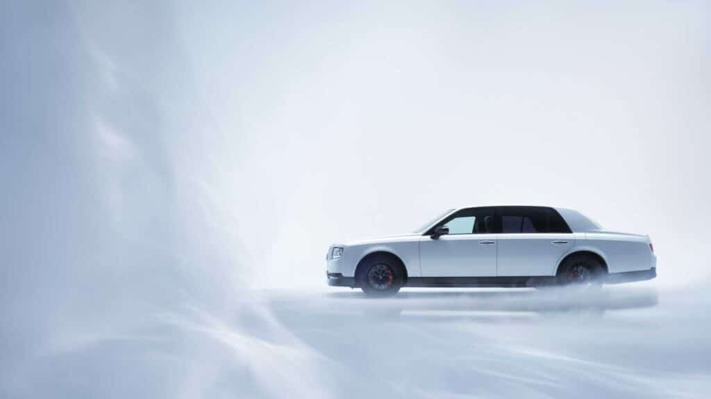 Toyota пусна тайното си оръжие: Century вече е отделна марка и влиза директно в битка с Rolls-Royce