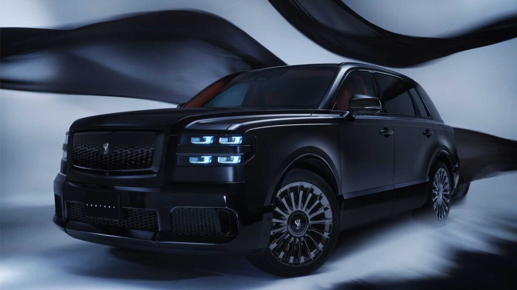 Toyota пусна тайното си оръжие: Century вече е отделна марка и влиза директно в битка с Rolls-Royce