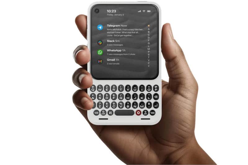 Clicks представи смартфон в стила на BlackBerry и универсална QWERTY клавиатура за смартфони