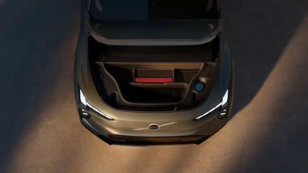 Новото Volvo EX60: Електрически SUV с пробег до 810 км, Google Gemini и офроуд версия Cross Country
