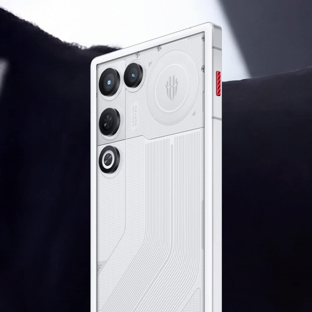 Екран без прорези и батерия с капацитет 7000 mAh: Представен е смартфонът Nubia Red Magic 11 Air