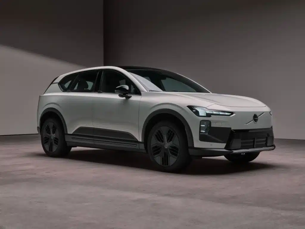 Новото Volvo EX60: Електрически SUV с пробег до 810 км, Google Gemini и офроуд версия Cross Country