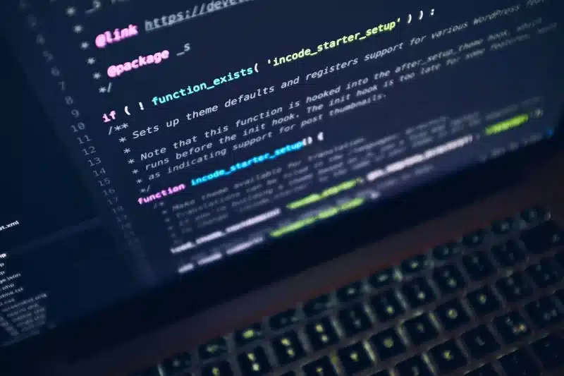 Революция в програмирането: 16 AI агента на Anthropic създадоха работещ C компилатор без човешка намеса