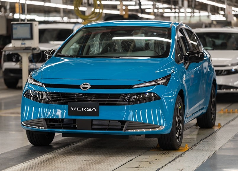Най-евтиният седан Nissan Versa 2027 се готви за премиера