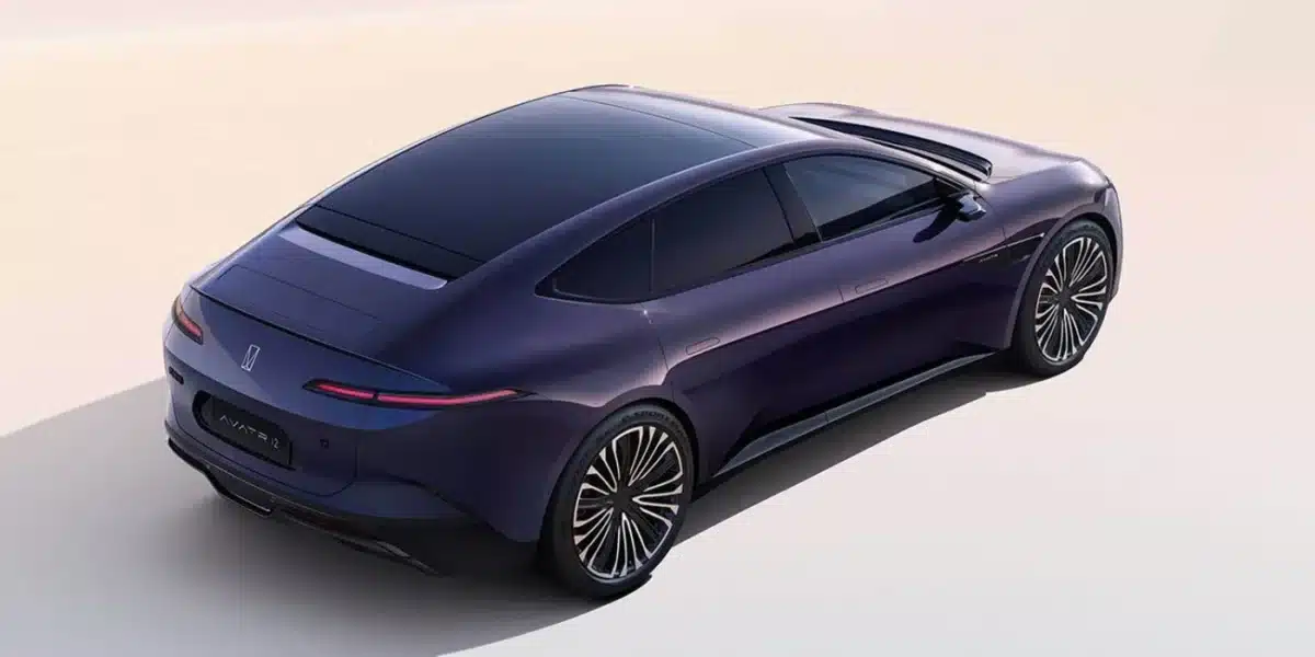 Китайската марка Changan направи революция в батериите и подготвя електромобили с твърдотелни акумулатори