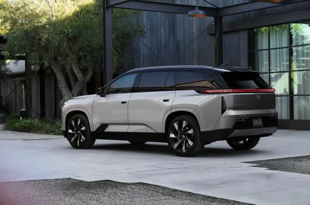 Toyota Highlander 2027: Електромобил с пробег до 515 километра