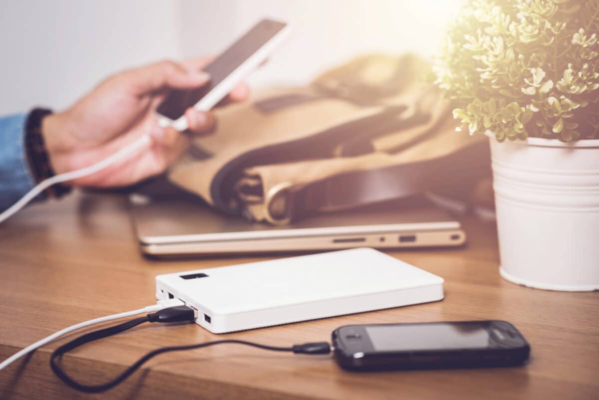 Какви могат да бъдат USB зарядните и защо вашите устройства се зареждат бавно с тях