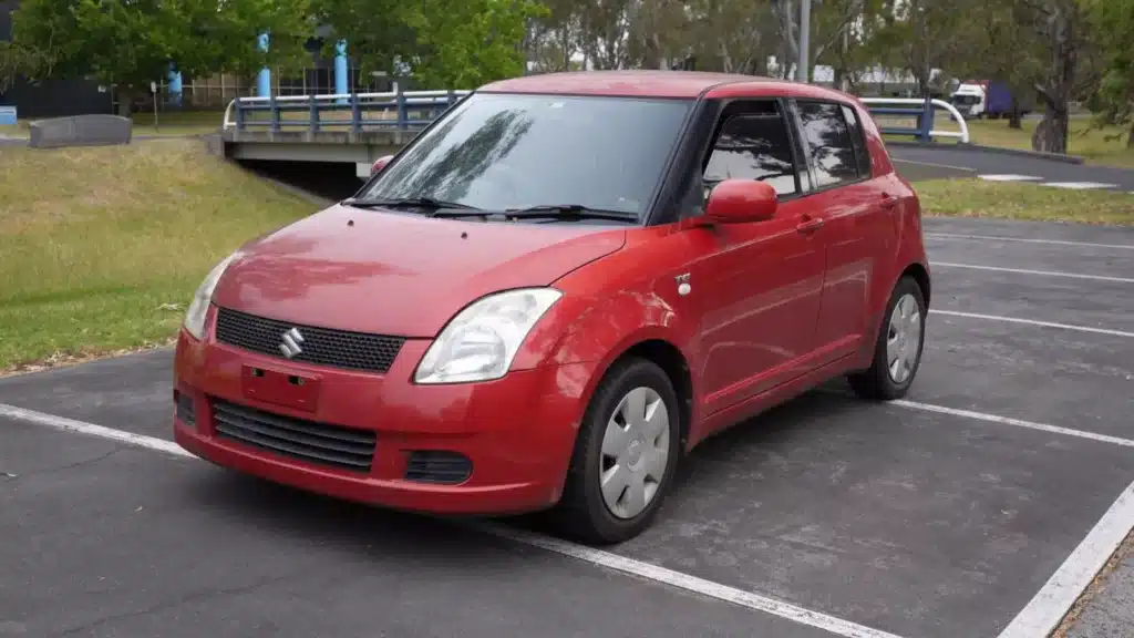 Suzuki се превръща в абсурдно „Уютно купе“ за възрастни, базирано на Swift