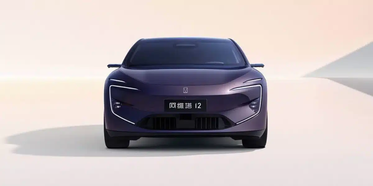 Китайската марка Changan направи революция в батериите и подготвя електромобили с твърдотелни акумулатори