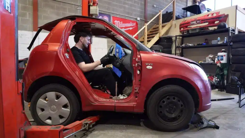 Suzuki се превръща в абсурдно „Уютно купе“ за възрастни, базирано на Swift