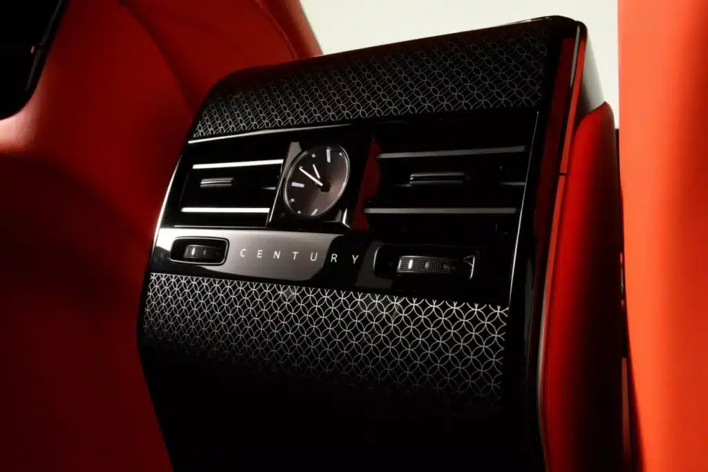 Toyota създава ново луксозно купе-флагман с хибридно сърце