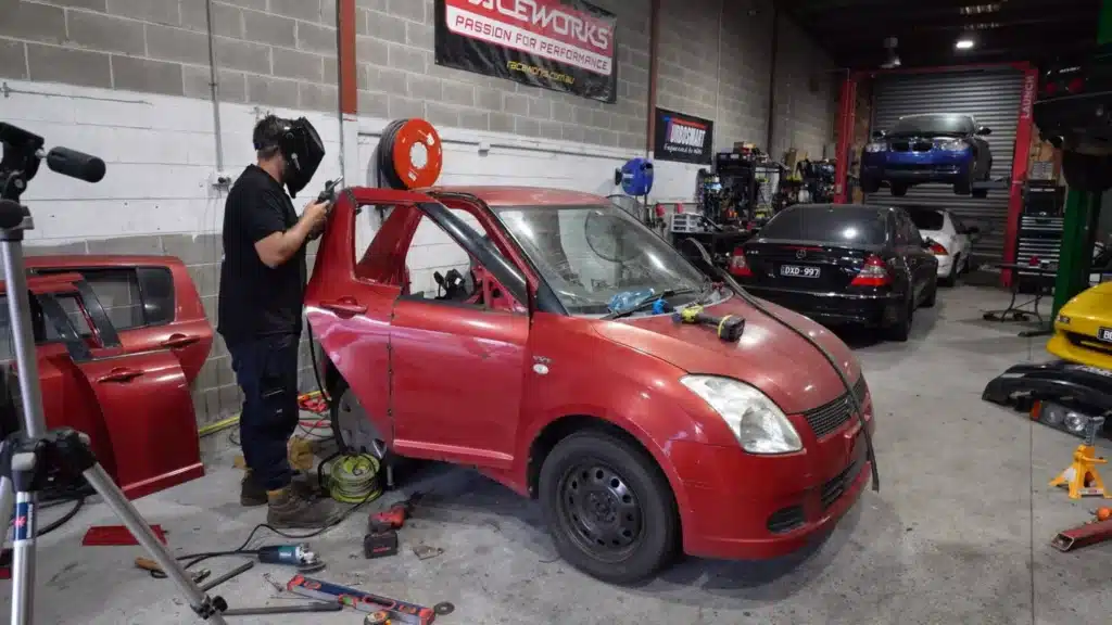Suzuki се превръща в абсурдно „Уютно купе“ за възрастни, базирано на Swift