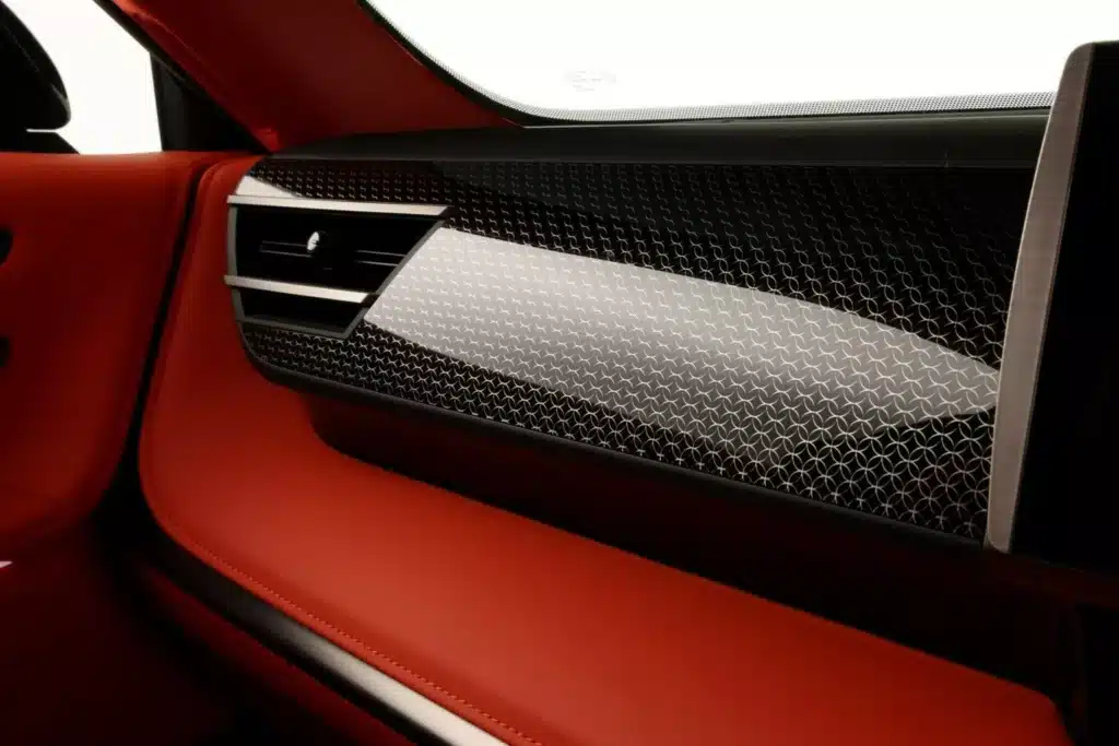 Toyota създава ново луксозно купе-флагман с хибридно сърце