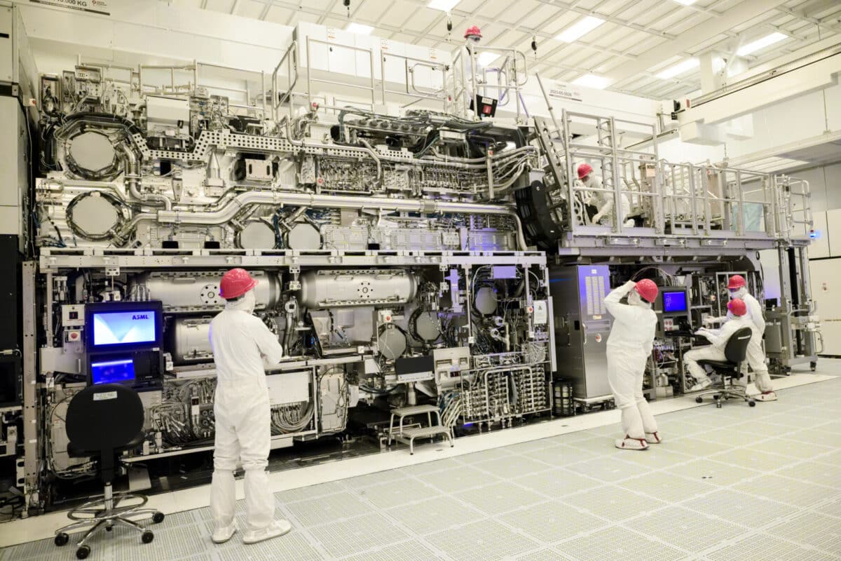 ASML е постигнала пробив в EUV литографията, който може да увеличи производството на чипове с 50%