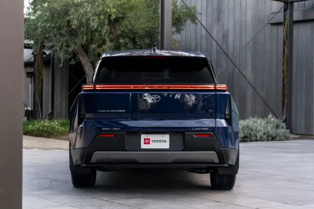 Toyota Highlander 2027: Електромобил с пробег до 515 километра