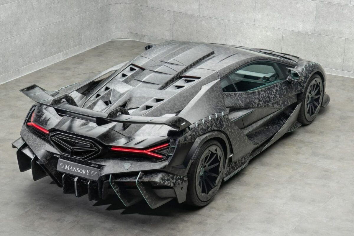 Mansory трансформира Lamborghini Revuelto в карбоновия звяр Carbonado X