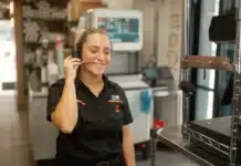 Burger King ще използва изкуствен интелект, за да проверява дали служителите казват „моля“ и „благодаря“