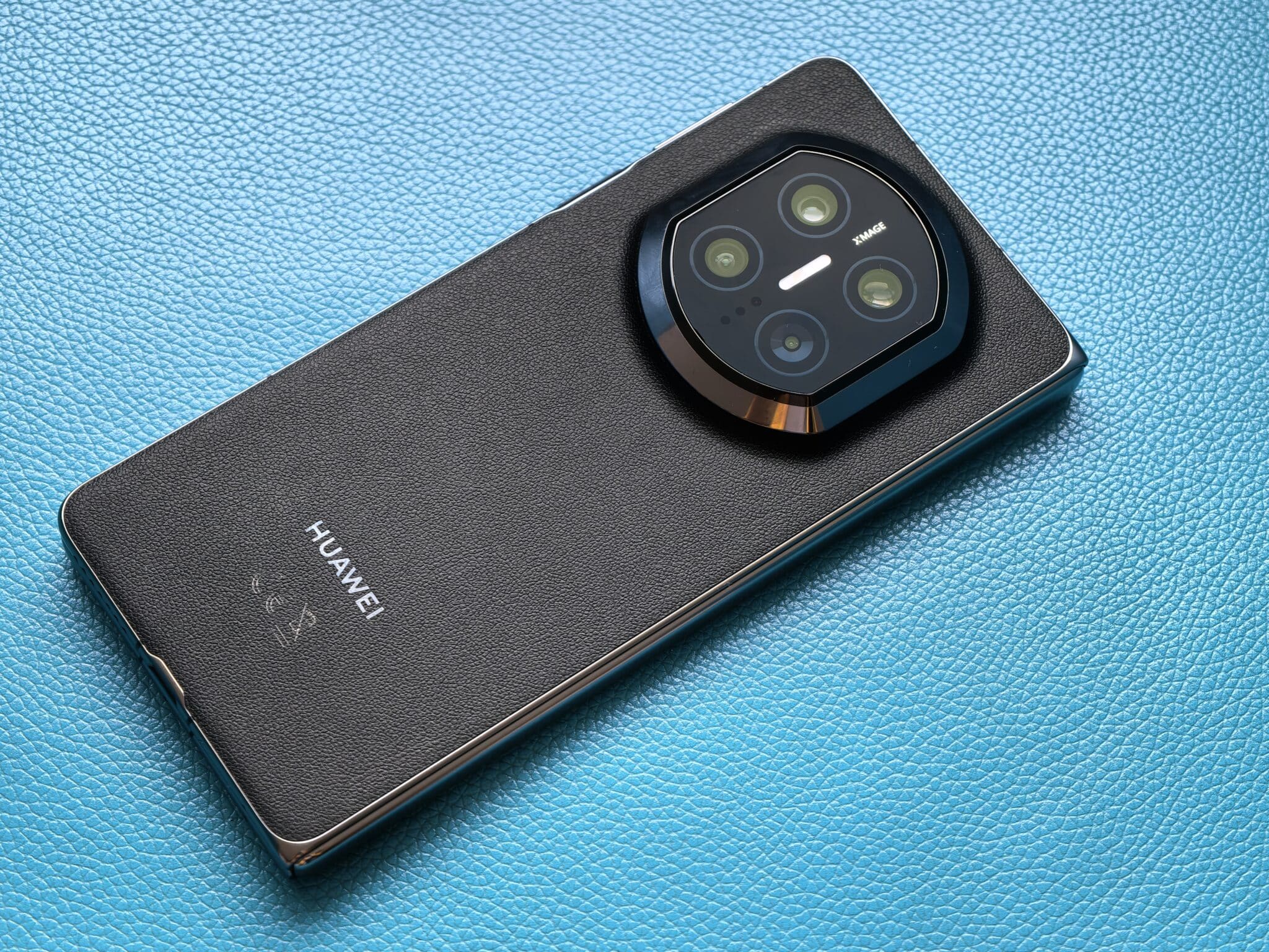 HUAWEI Mate X7: сгъваемият смартфон, който обединява флагманска камера, висока производителност и издръжливост от друг клас