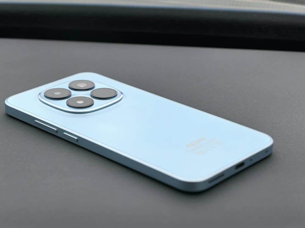 Два дни без зарядно? Redmi Note 15 Pro 5G ме накара да забравя къде ми е кабелът