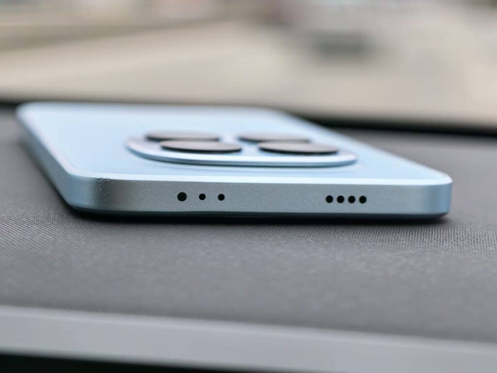 Два дни без зарядно? Redmi Note 15 Pro 5G ме накара да забравя къде ми е кабелът