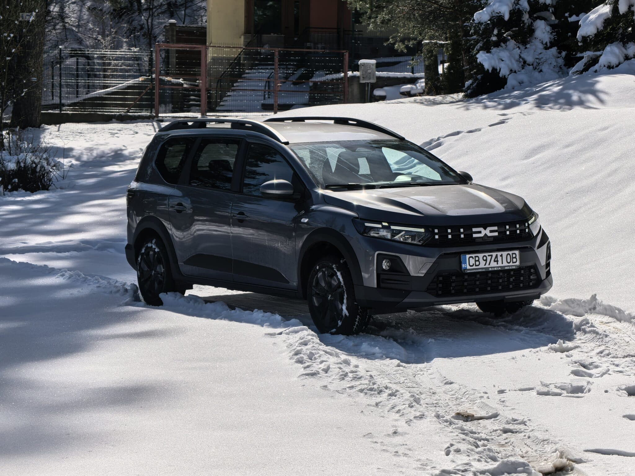 Обновеният Dacia Jogger Hybrid 155: повече ефективност, повече технологии и още по-логичен избор за семейството