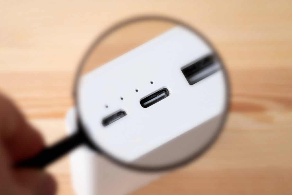 Какви могат да бъдат USB зарядните и защо вашите устройства се зареждат бавно с тях