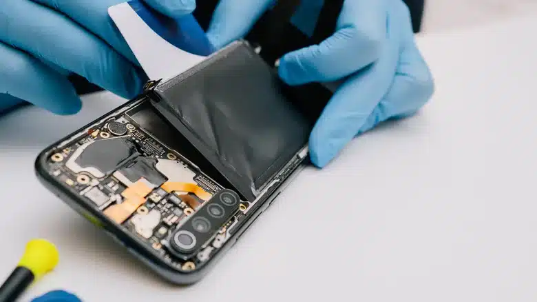 Какво да правите, ако батерията на вашия Android телефон се подуе?