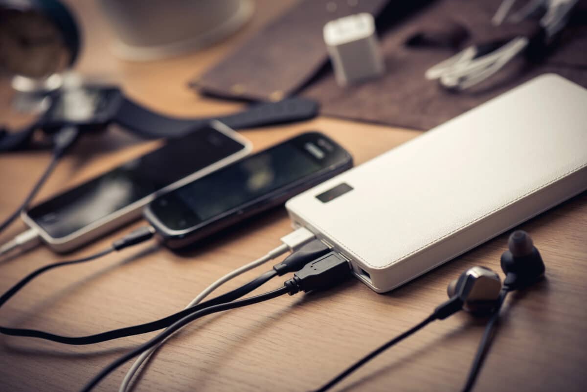 Какви могат да бъдат USB зарядните и защо вашите устройства се зареждат бавно с тях