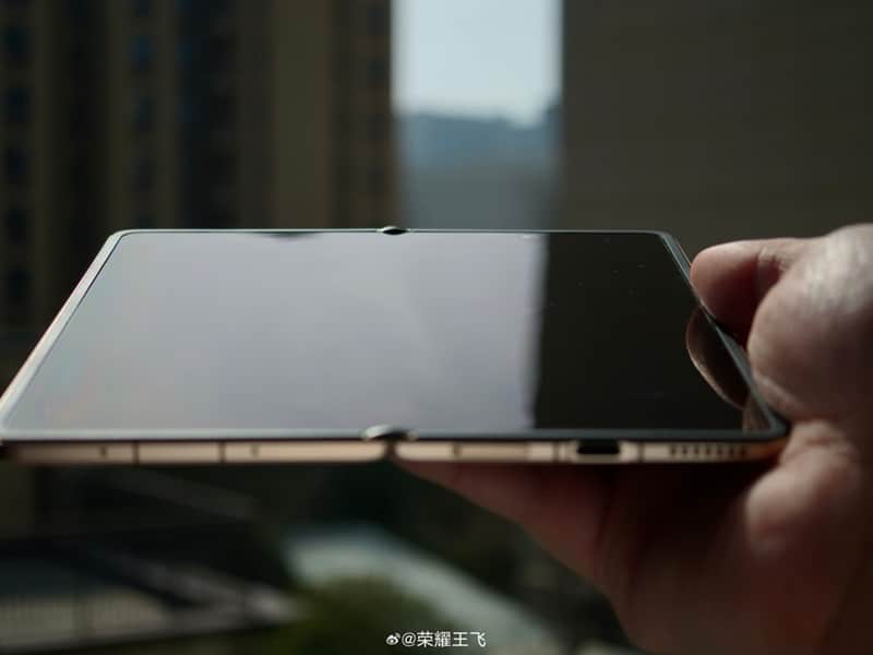 Oppo и Honor са подготвили сгъваеми смартфони с дисплеи без гънки – този път наистина