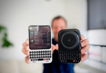 Бивши служители на BlackBerry връщат физическата клавиатура със смартфон, създаден за работа, а не за „скролване“