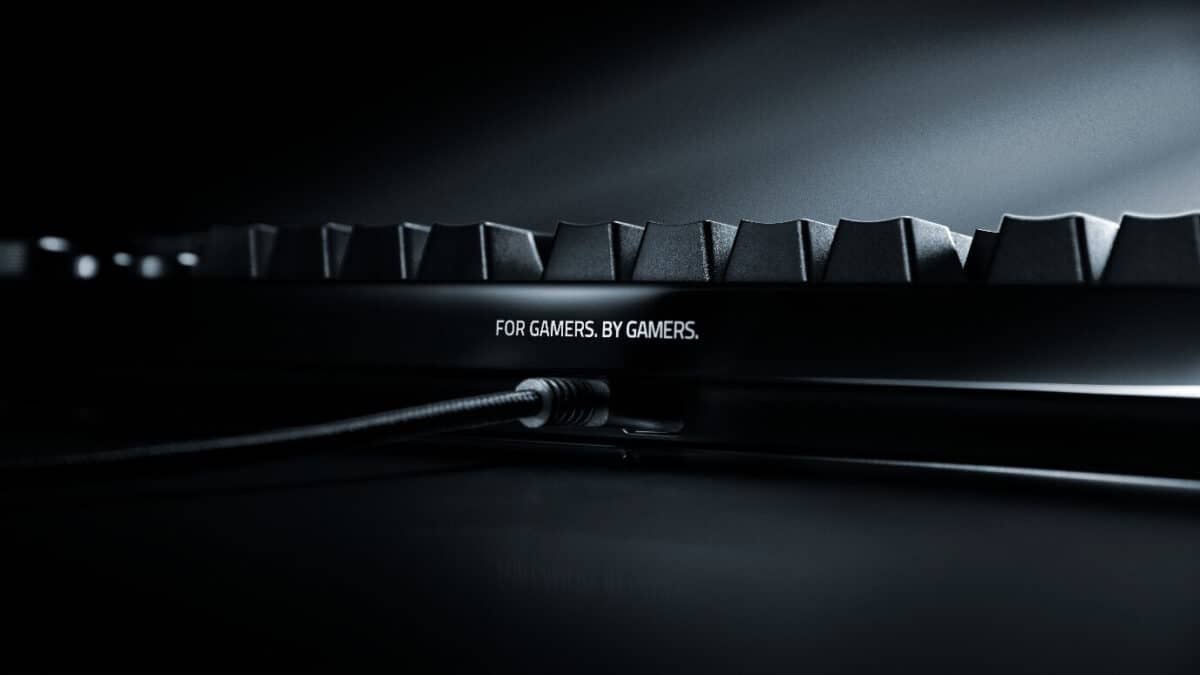 Razer пусна флагманската клавиатура Huntsman Signature Edition в алуминиев корпус за 0