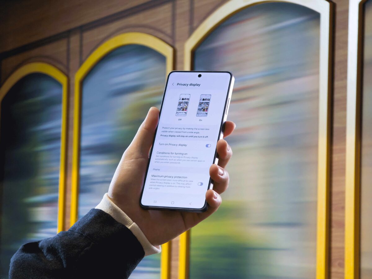 Samsung Galaxy S26 Ultra: телефонът, който изглежда като малък ъпгрейд… но променя всичко