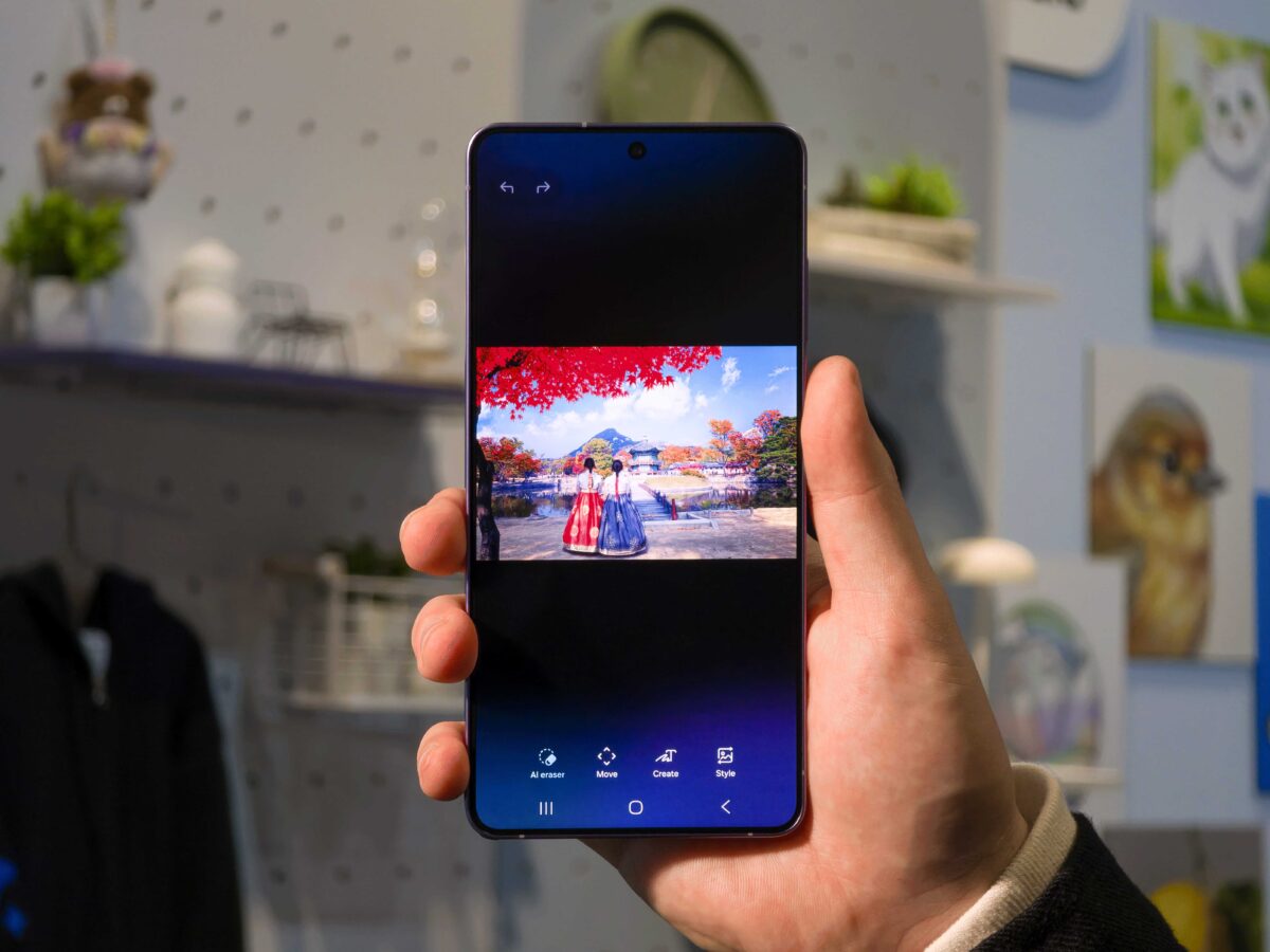 Samsung Galaxy S26 Ultra: телефонът, който изглежда като малък ъпгрейд… но променя всичко