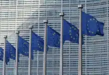 ЕС забави спорния „Закон за ИИ“, но забрани AI голотата